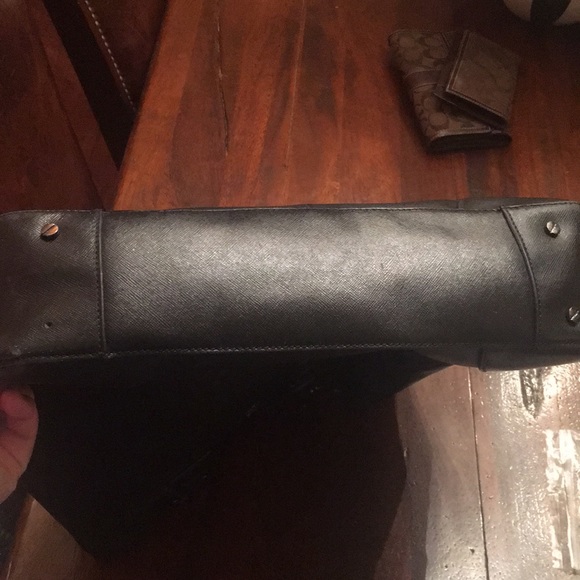 Tory Burch navy leather purse - Picture 4 of 7